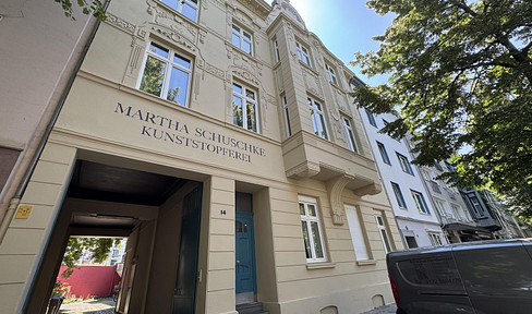 Living in Art Nouveau style with high ceilings!!!! Close to Bilk S and Düsseldorf Arcaden