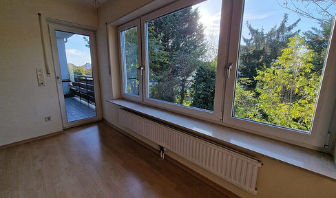 Apartment on the 1st floor - 3 rooms with balcony in a well-kept house