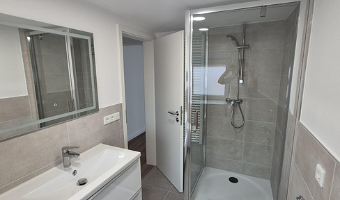 Erstbezug nach Renovierung – Helle 3-Zimmer-Dachgeschosswohnung in saniertem Haus