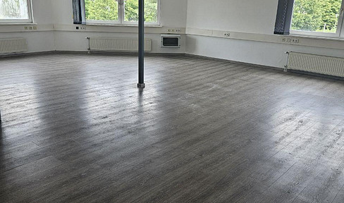 Large office space, warehouse or practice rooms for rent in Dörnigheim (divisible)