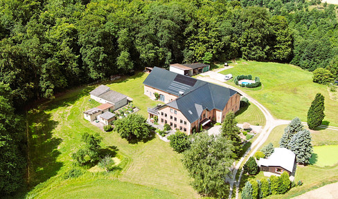 Country estate/resting farm in a secluded location in the middle of Holstein Switzerland