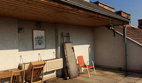 Spacious top-floor maisonette (2 separate entrances) with terrace near Kutschkermarkt