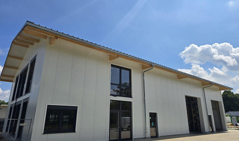 Modernly equipped, newly built warehouse space available for rent, suitable for a variety of uses.