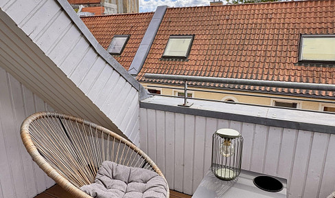 Fantastic attic apartment in the eastern old town, first occupancy after renovation + south-facing balcony