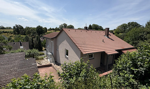 Dream home with idyllic garden in top location