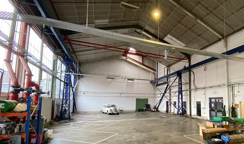 Multi-purpose hall + office + 4 parking spaces in Cologne-Dellbrück
