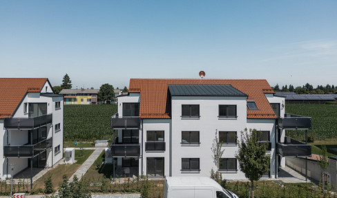 New 3-room top floor apartment