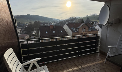 Bright and spacious 3-room apartment with balcony