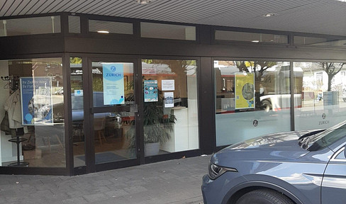 Bright office or store with large shop window front in a very good location in Kaarst