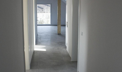 Bright 4-room apartment near Freising