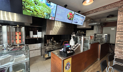 Snack bar in a prime location - right in the pedestrian zone