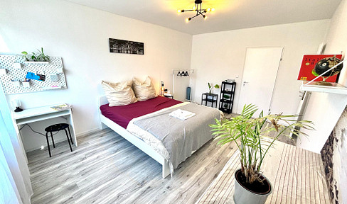 Direkt einziehen: Renovierte & teilmöblierte 3-Zi., EBK, Balkon, Garten & Parkplatz in Nürnberg
