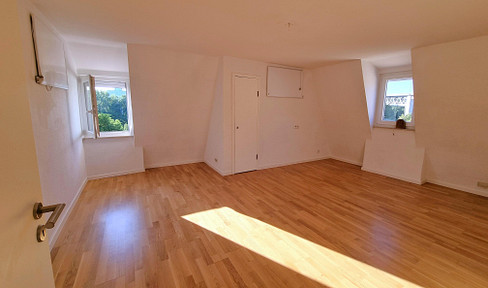 Moderne 3-Zimmer-Wohnung mit EBK und tollem Ausblick - frei ab sofort!