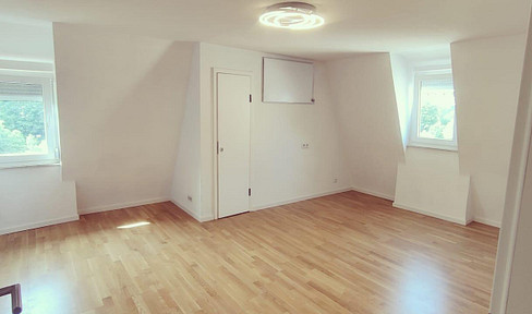 Modern 3-room apartment with EBK and great view - available immediately!