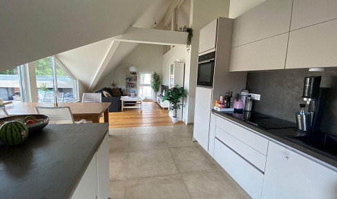 Sunny top floor apartment with large terrace