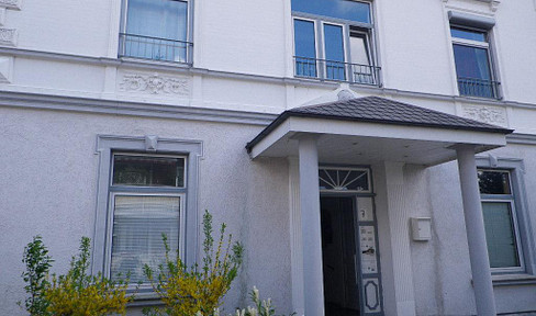 Renovated Wilhelminian-style villa with three apartments in Barmstedt