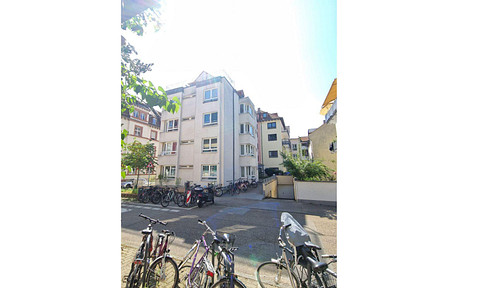 Micro apartment in prime location - € 600 rent, furnished, 3.5 m room height & ESG benefits