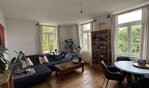 From 1.11.2025 4-room-kitchen-bathroom-WC apartment in historic building