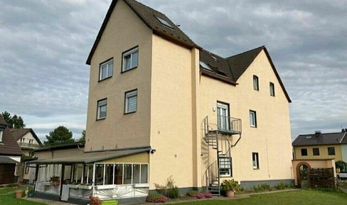 Spacious attic apartment with 3 bedrooms, bathroom, guest WC,