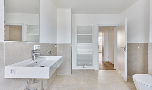 Completely renovated - bright 2-room apartment facing south-west with kitchen and windowed bathroom