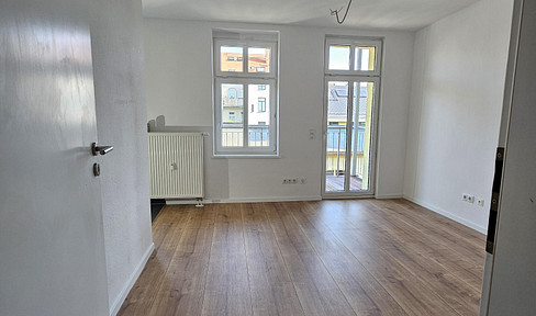 Hell, Balkon, Einbauküche, Erstbezug nach Renovierung