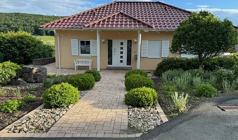 Exclusive detached FingerHaus with granny apartment, commission-free!