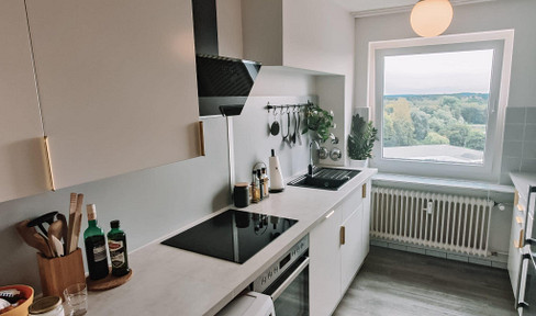 Provisionsfrei kaufen: Freie 3-Zimmer-Wohnung über den Dächern des Quellentals