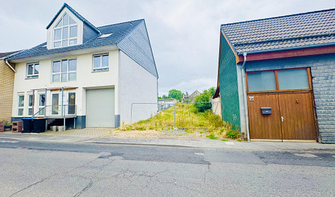 Building plot incl. building permit: MFH with 3 units and driveway to 4 parking spaces & garden