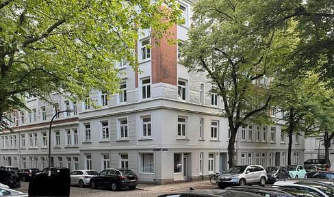 Charming, bright, completely renovated old building apartment in the heart of Winterhude
