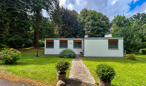 Wohnen mitten im Schlosspark Seebenstein, mit Pool und Tennisplätzen, nahe bei Wien