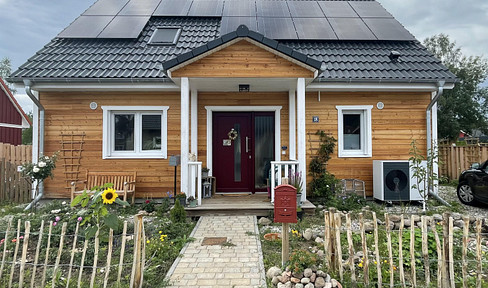 House in modern country house style with PV system + guarantee