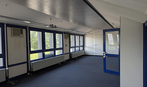 Office and commercial space in Aichach - top location with 2 parking spaces!