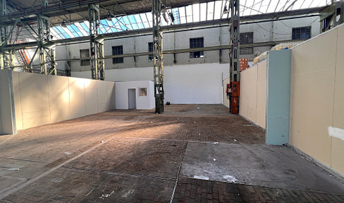 3 storage areas with small office 360 m² - 1050 m² with own gate