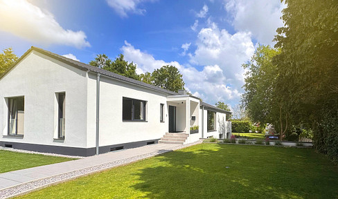 Exclusive design bungalow, large garden, sauna & fitness, green view, 17 min. to Düsseldorf