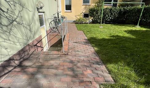 2 rented units (residential & commercial) in a central location in Wilhelmshaven