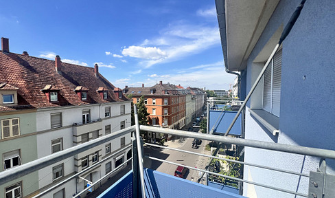 *** Erstbezug nach Sanierung: 1ZKB im Dachgeschoss mit Balkon & Aufzug in der KA - Südweststadt ***