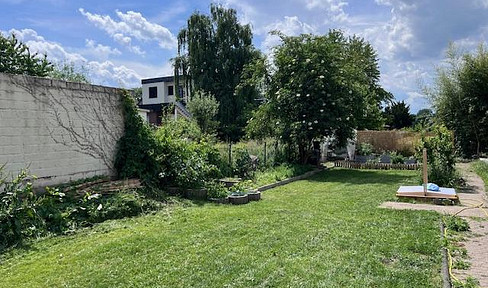 Family-friendly detached house with garden for rent in Niederkassel-Ort