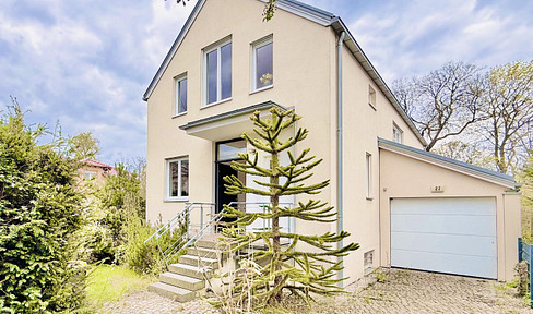 Modern architect's house near the Havel - ready to move in