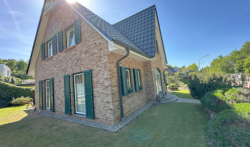 Spacious and energy-efficient single-family home in frieze style in Henstedt-Rhen - commission-free!