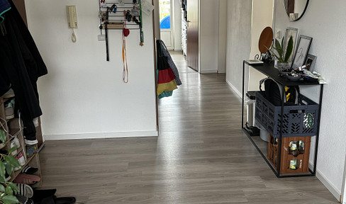 Light-flooded 3-room apartment with 2 loggias in Dünnwald