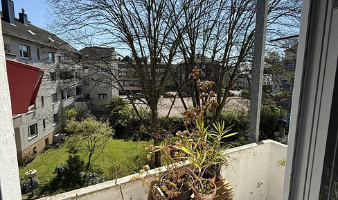 Charming 3-room apartment with balcony in a central location - available from September