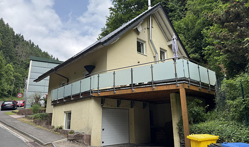 Idyllic detached house with versatile usage options in Monschau - commission-free!