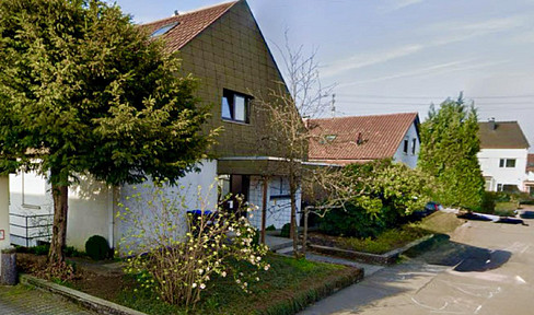 Two-family house in a quiet location on the outskirts of the village