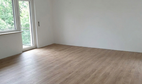 Helle, moderne u. große Wohnung in bester Lage