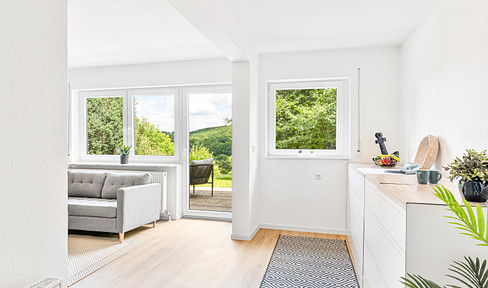 Bright apartment with large terrace and views of the countryside