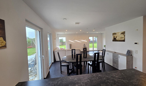 Detached house with spacious plot