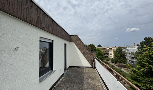 Fantastically beautiful penthouse apartment incl. hobby room and underground parking space - commission-free