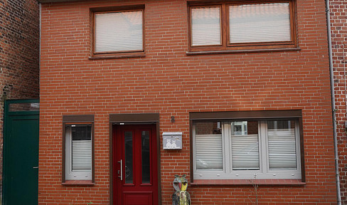 Town house in a good location in Glückstadt, offers a lot of potential