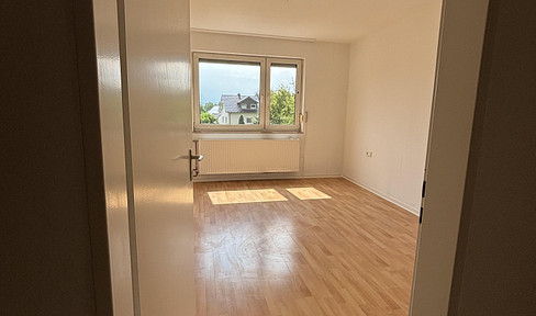 Light-flooded 2-room apartment with fitted kitchen & underground parking space - 61 m² on the 2nd floor