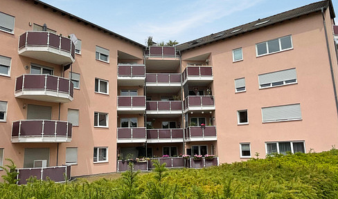 Move in immediately: High-quality refurbished apartment with balcony & underground parking
